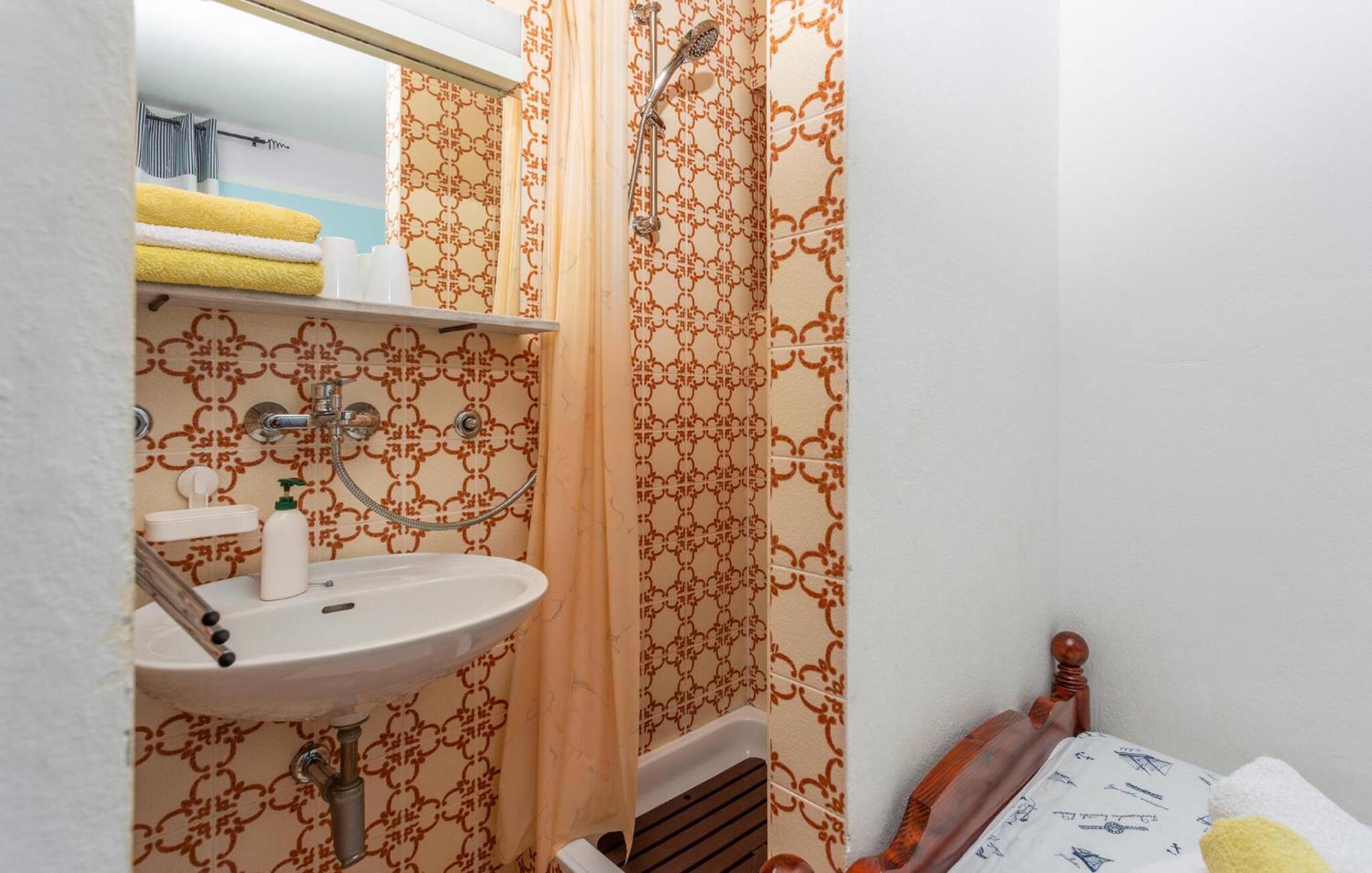 3 Bedroom Stunning Apartment In Krk Krk Town Esterno foto