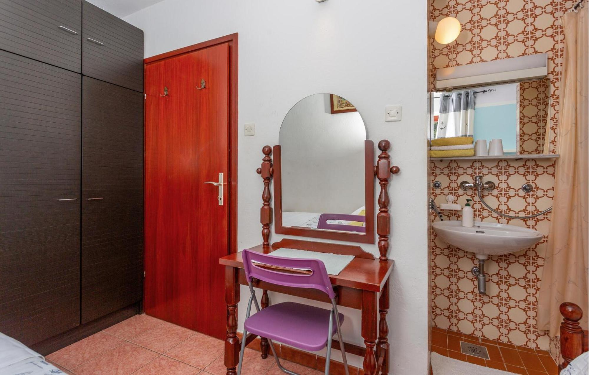 3 Bedroom Stunning Apartment In Krk Krk Town Esterno foto