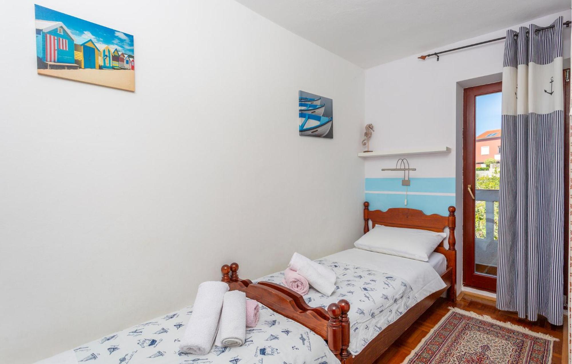 3 Bedroom Stunning Apartment In Krk Krk Town Esterno foto
