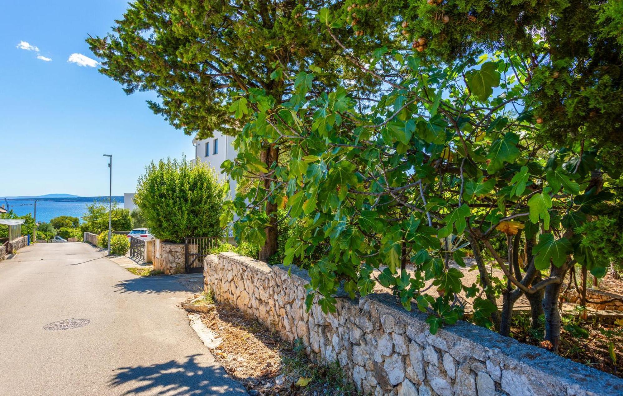 3 Bedroom Stunning Apartment In Krk Krk Town Esterno foto
