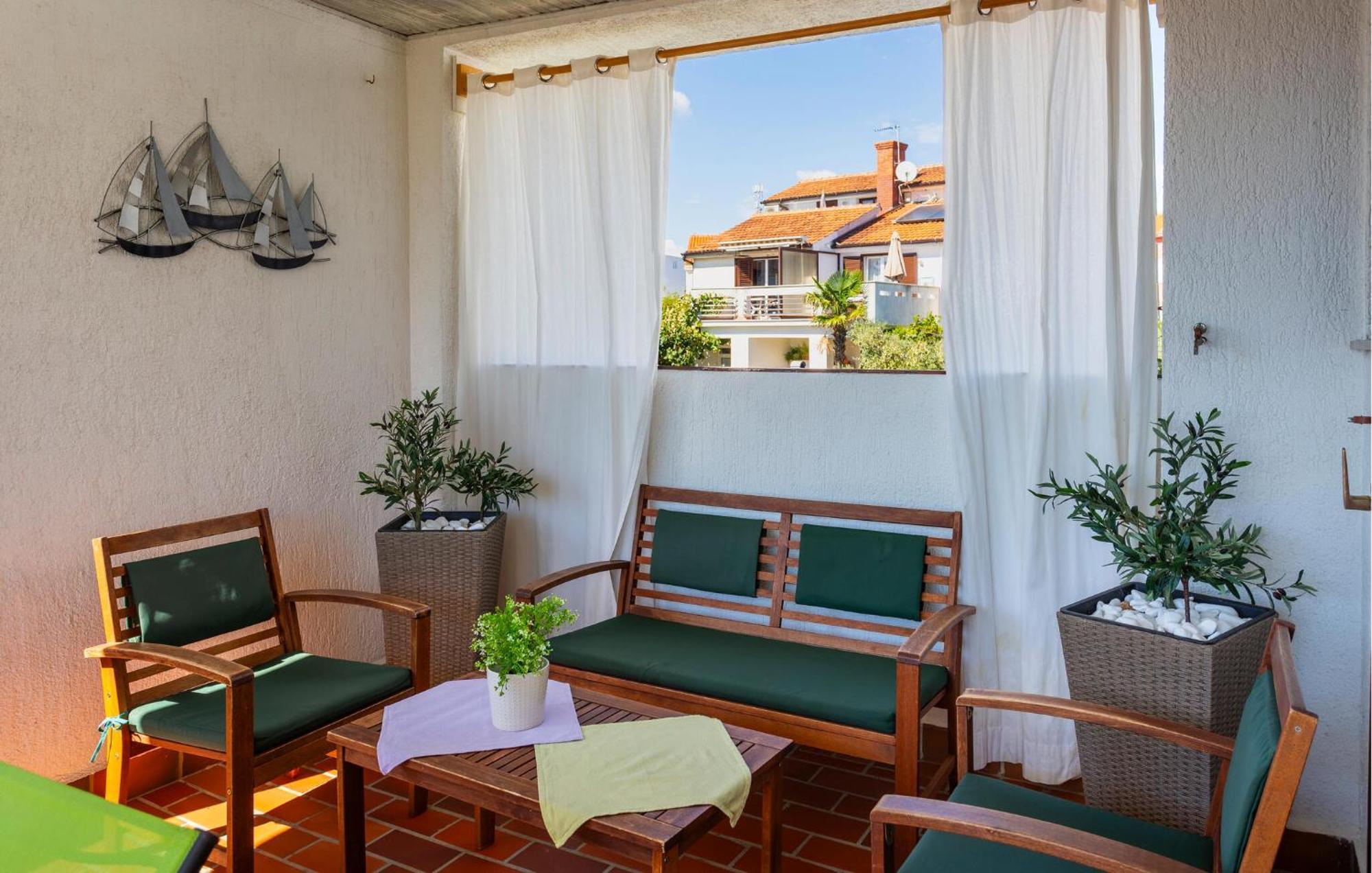 3 Bedroom Stunning Apartment In Krk Krk Town Esterno foto