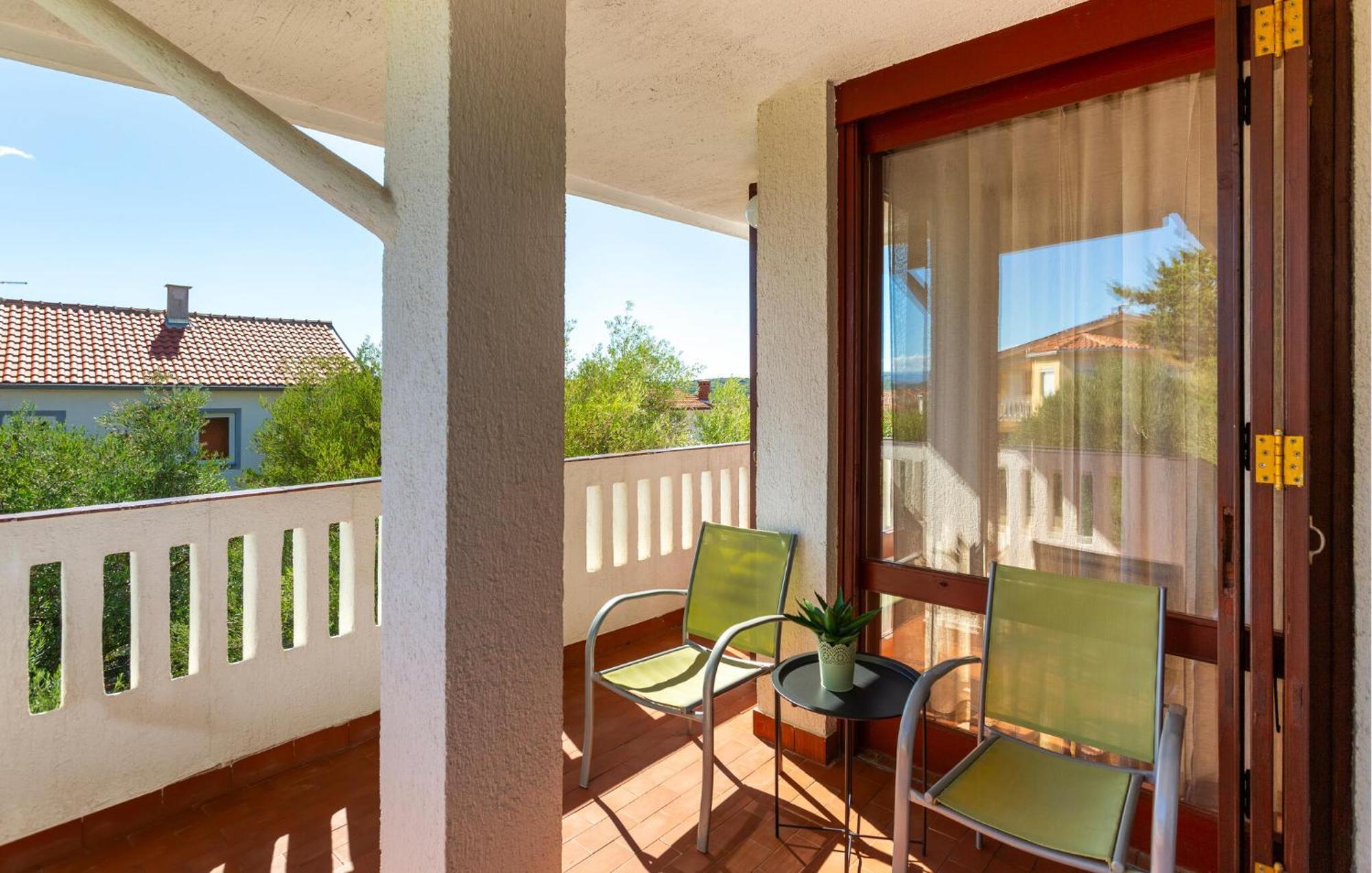 3 Bedroom Stunning Apartment In Krk Krk Town Esterno foto