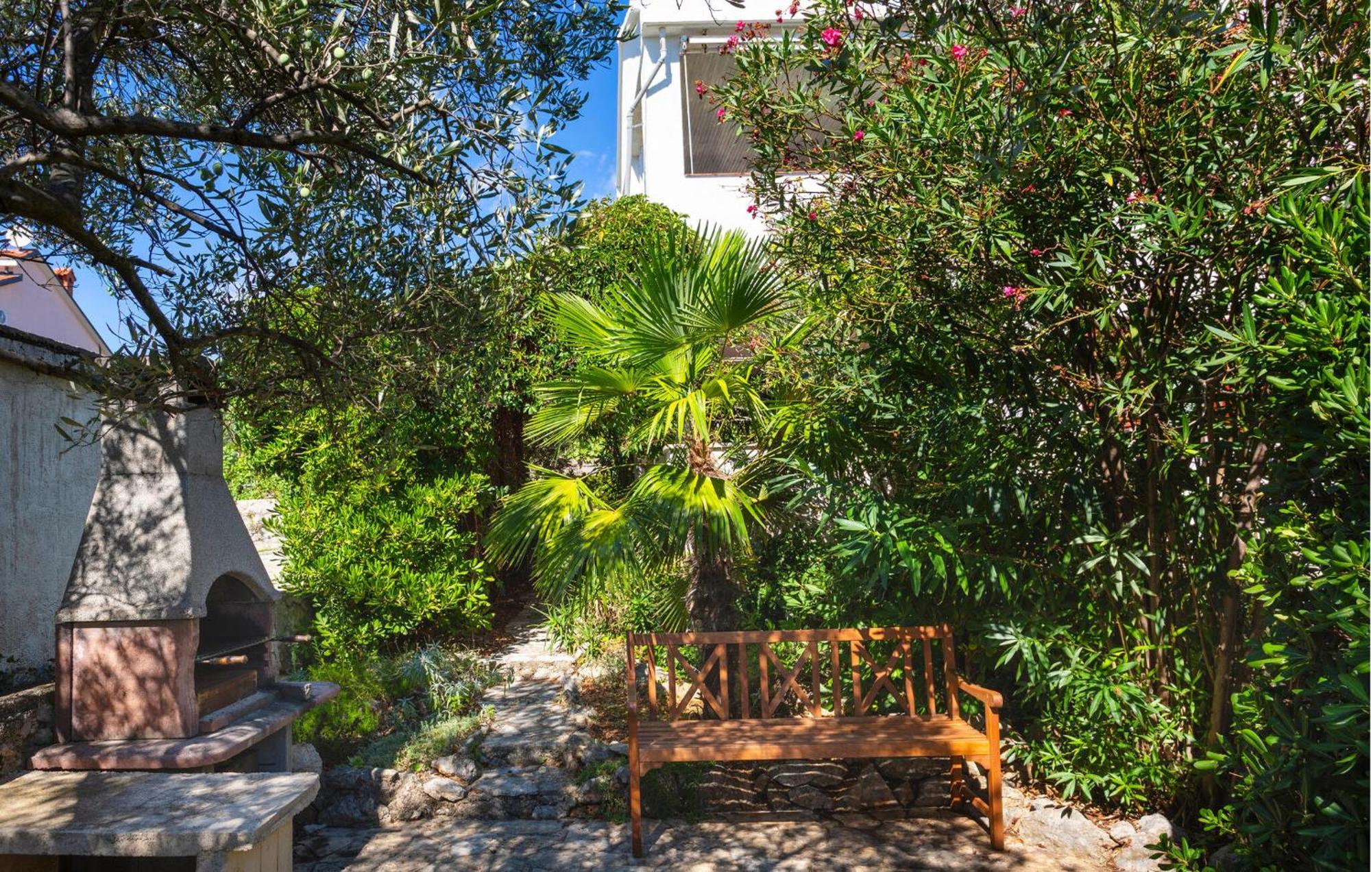 3 Bedroom Stunning Apartment In Krk Krk Town Esterno foto